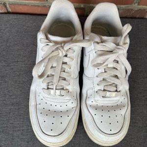 Women’s white Nike Air Force 1 ‘07 Size 8.5